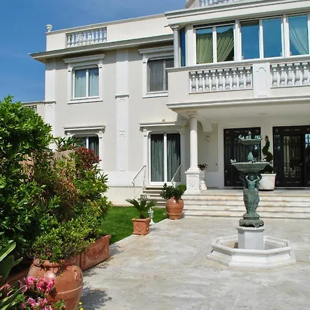 Bianca A Few Steps By The Sea With Exclusive Garden & Jacuzzi Appartement