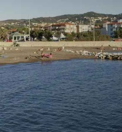 Appartement Bianca A Few Steps By The Sea With Exclusive Garden & Jacuzzi